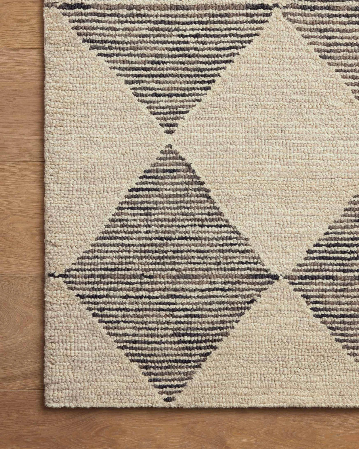 Francis Beige / Charcoal Runner 2'-6" x 7'-6"